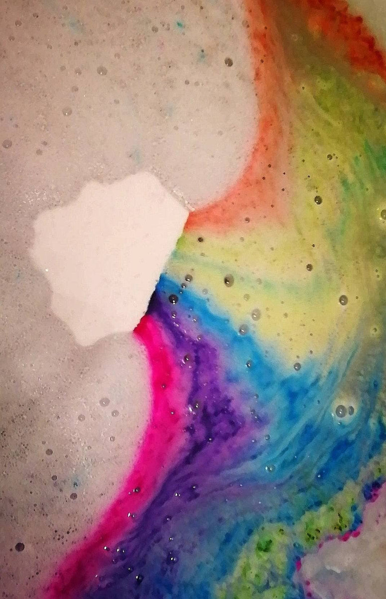 Bombe de bain arc-en-ciel en forme de licorne endormie ou de nuage arc-en-ciel