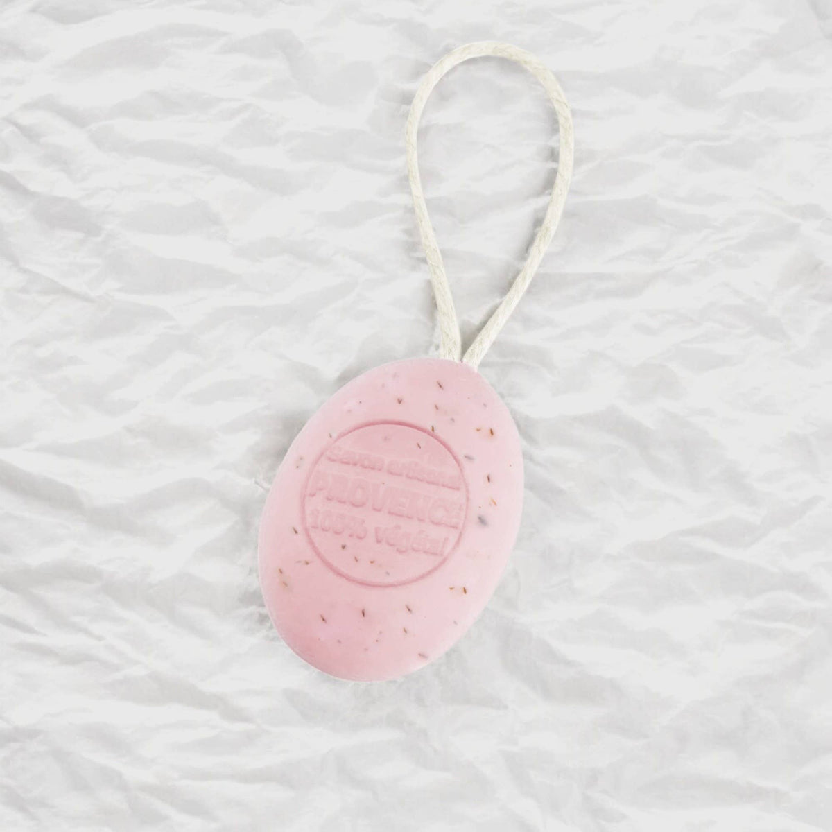 Savon ovale sur corde Rose 200g