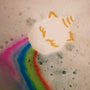 Bombe de bain arc-en-ciel en forme de licorne endormie ou de nuage arc-en-ciel