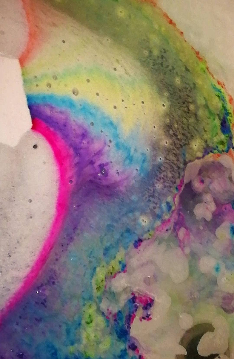 Bombe de bain arc-en-ciel en forme de licorne endormie ou de nuage arc-en-ciel