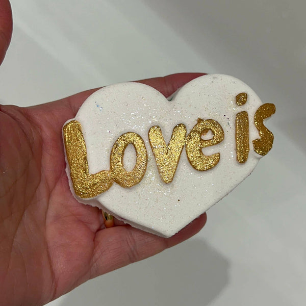 Bombe de bain Rainbow LOVE IS