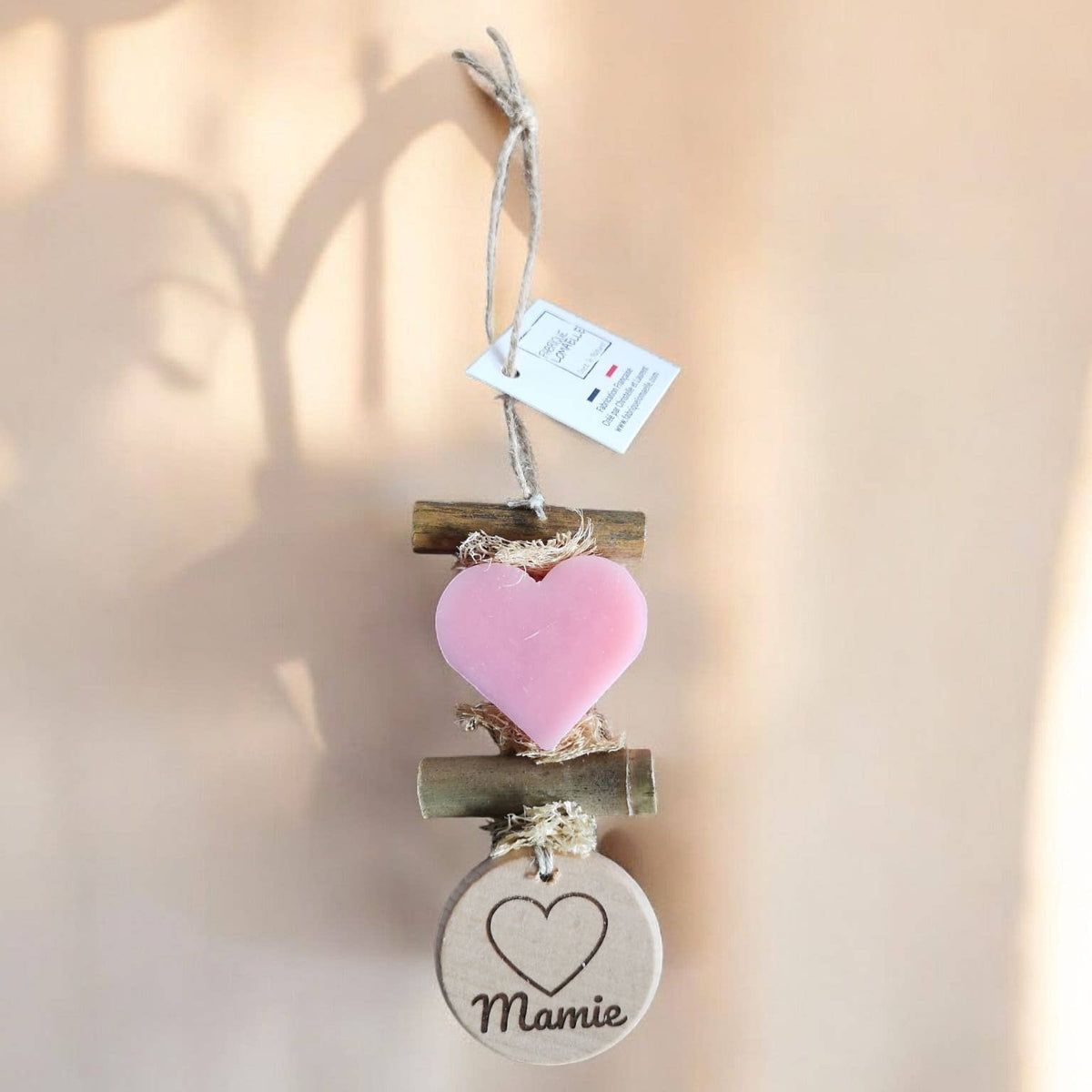 Tresse 1 Savon Cœur Rose  1 Rond Bois Gravé  "Mamie"