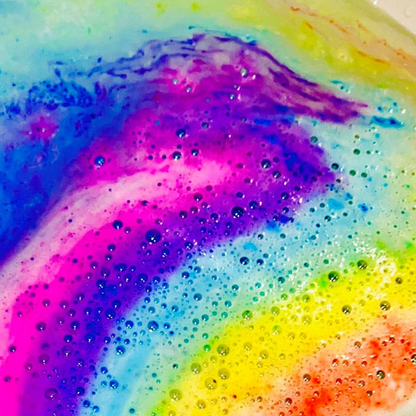Bombe de bain Rainbow LOVE IS